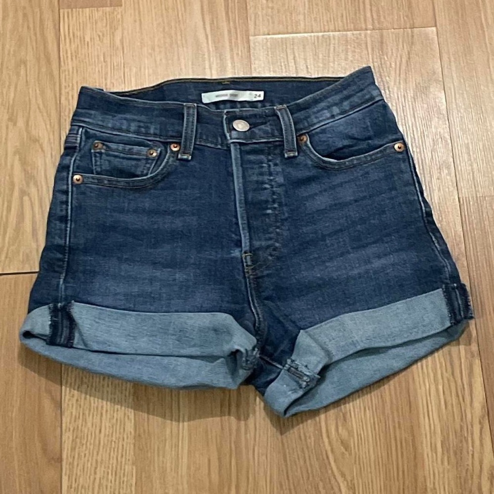 Levi’s Women’s 24 Wedgie Shorts Mid Rise Medium Blue Denim Jeans Button Fly
